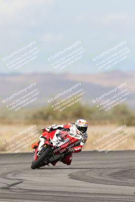 media/Nov-16-2025-Race Pace (Sun) [[8c5fa54630]]/Verified Riders/7-Turn 4 (1155am)/